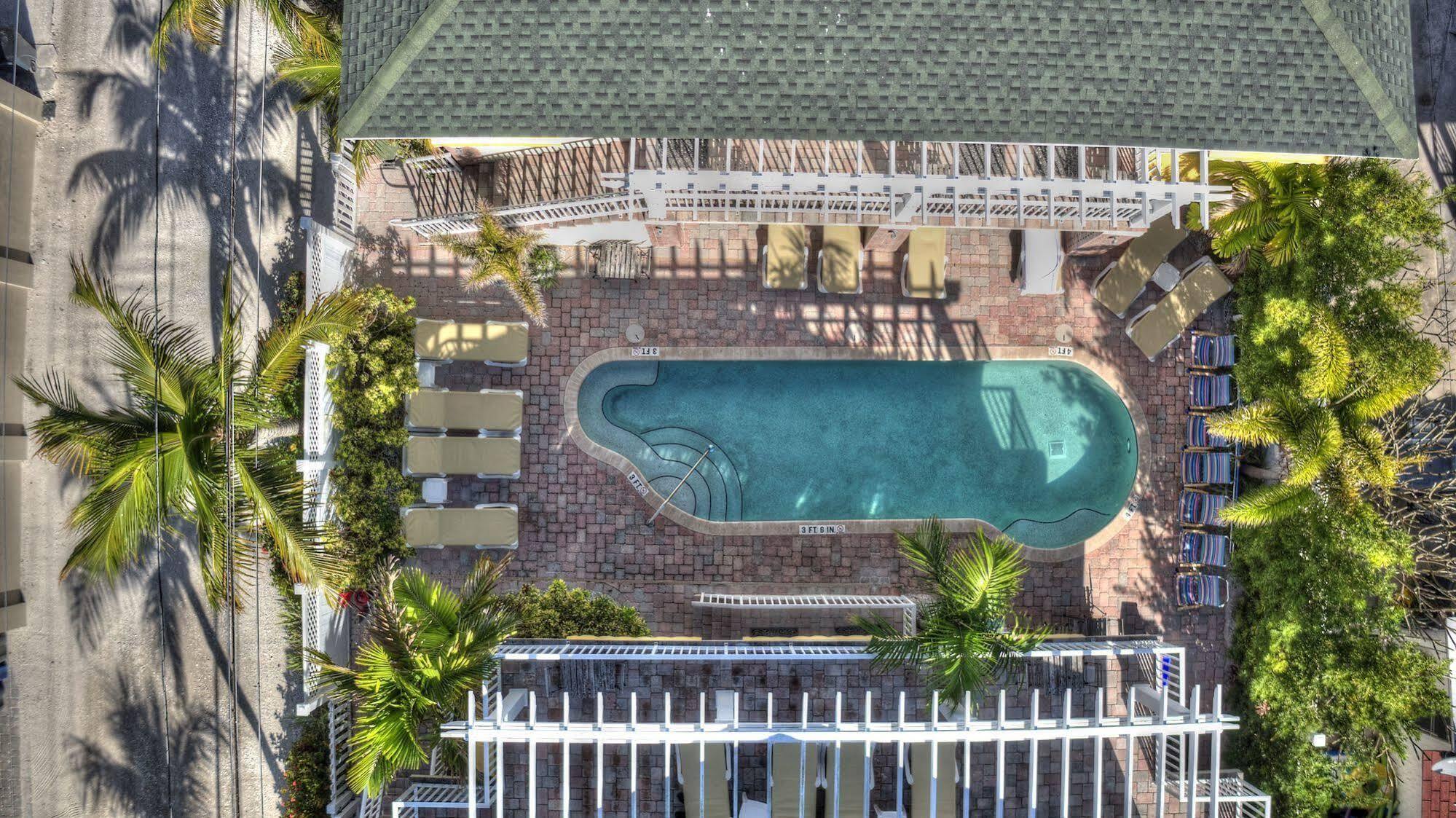 Havana Inn St. Pete Beach Exterior photo